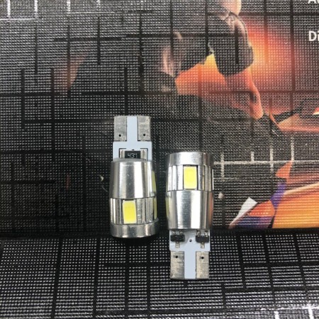 Ampoule T10 de feu de position à LED CAN Bus pour phares de moto