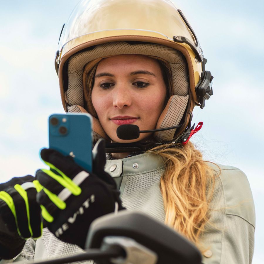 Interphone moto à moto pour dialoguer à quatre